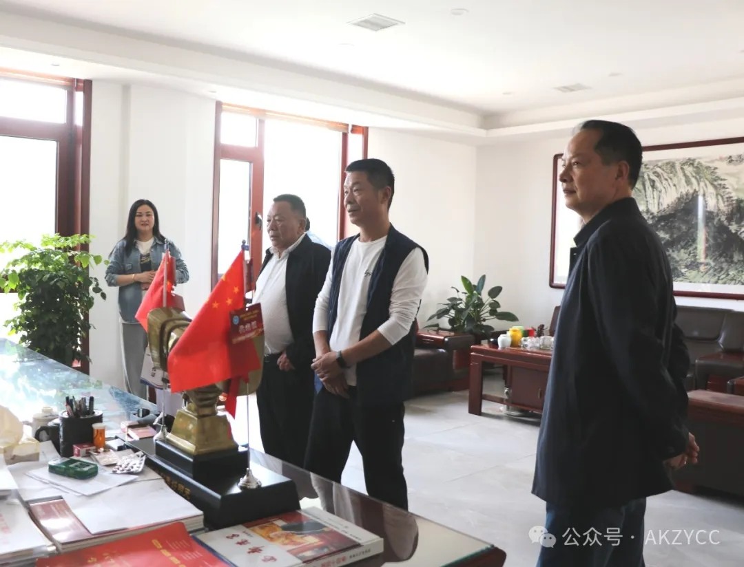 安康市河南商会监事长孟宗伟一行莅临安康市紫阳商会交流座谈，共话友好合作